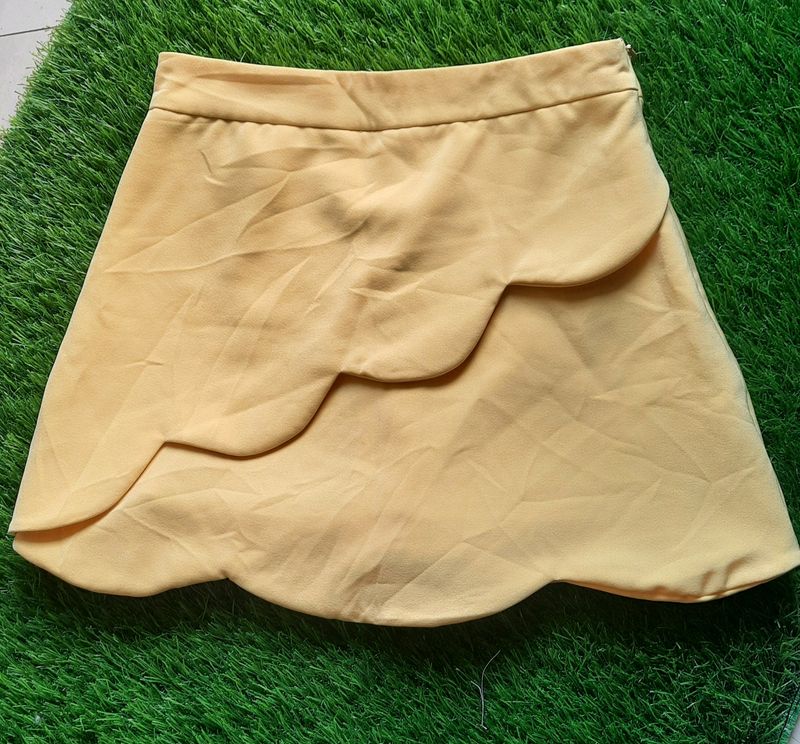 Mini Skirt 💛