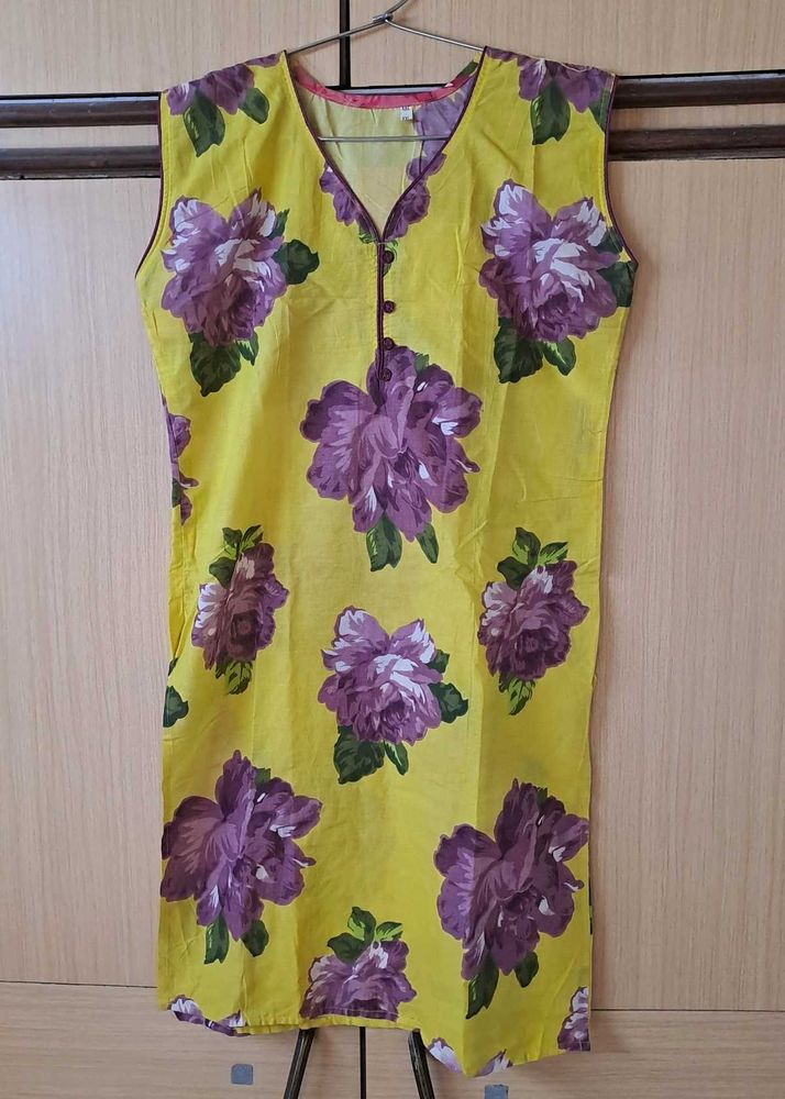 🌻Yellow Floral Sleeveless Kurta