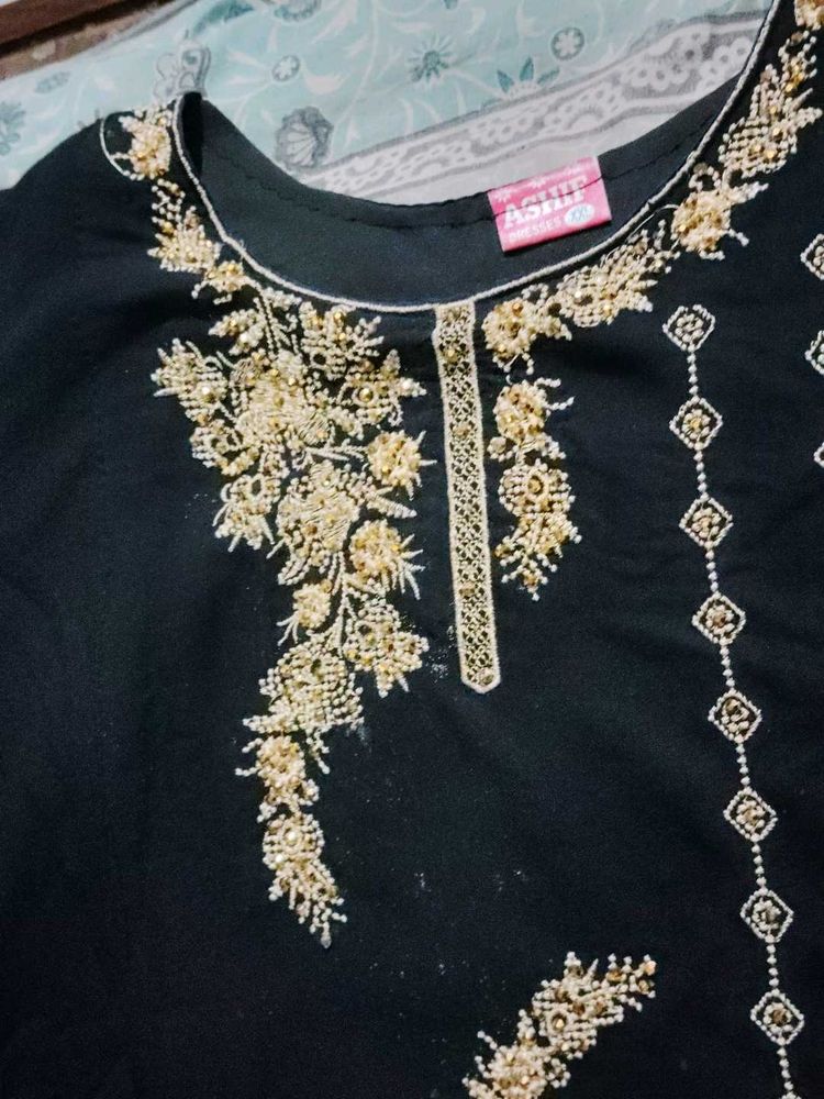 Elegant Black &amp; Gold Embellished Top