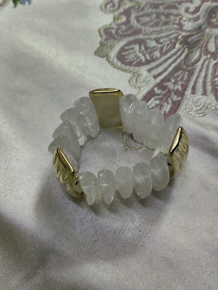 Chic Beaded Bracelet with Gold Accents