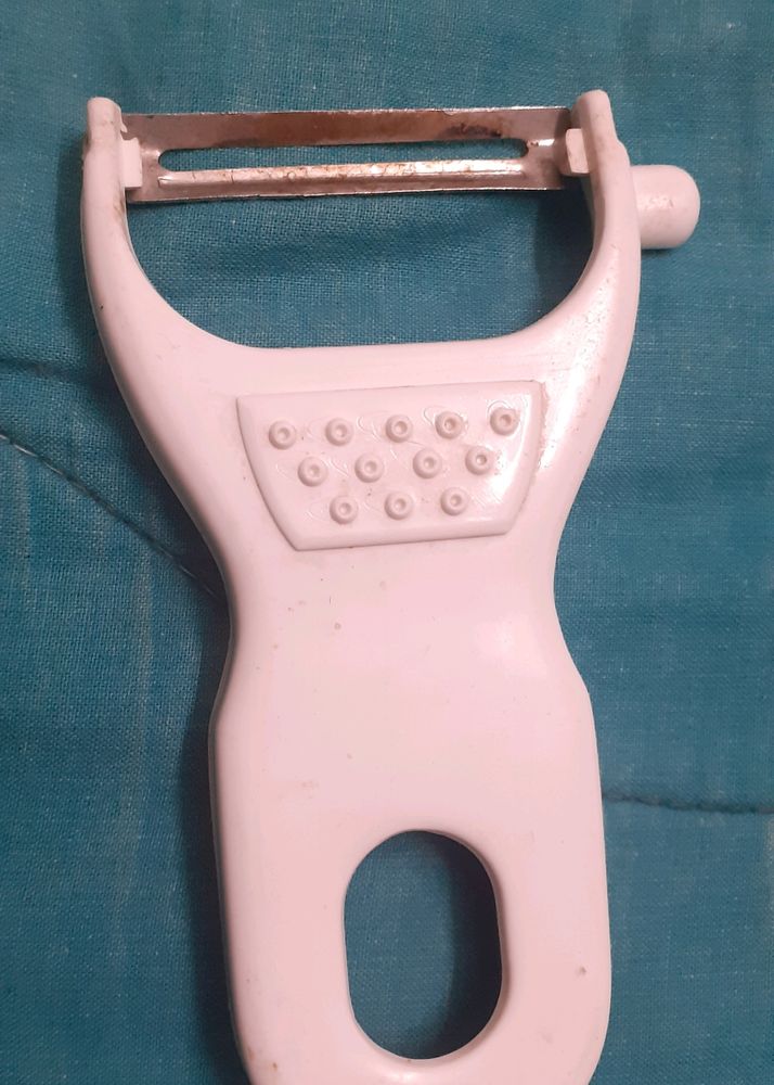 White Vegetable Peeler