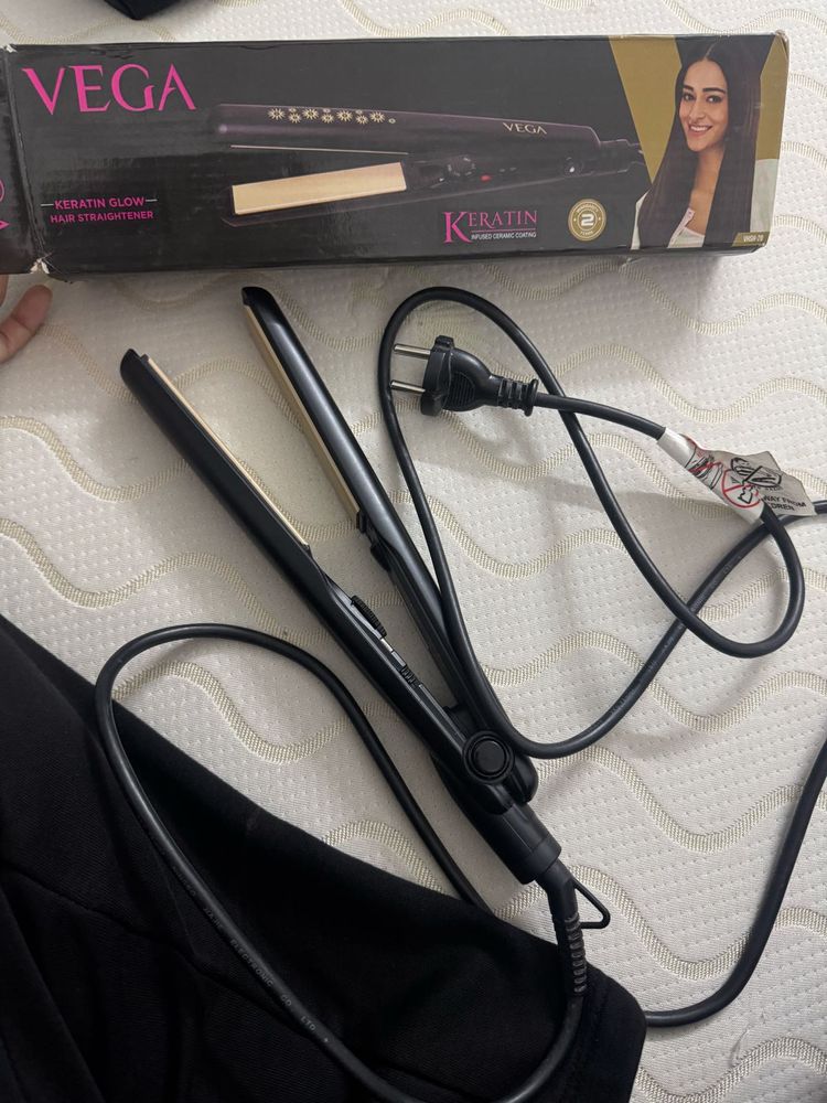 Vega Keratin Glow Hair Straightener