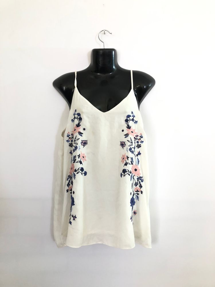 White Embroided Top(Women’s)