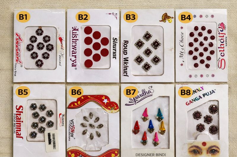 Sale ✨8 Bindi Packs ✨