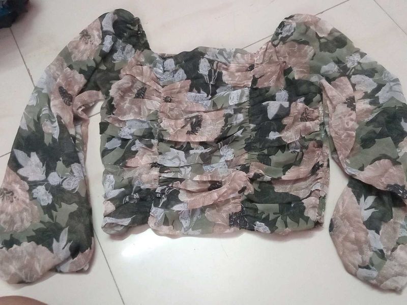 Floral Ruched Puff Sleeve Top