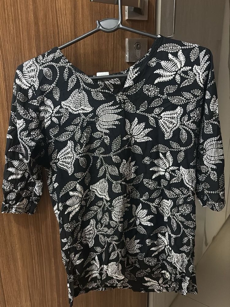 Stylish Black Embroidered short Kurta