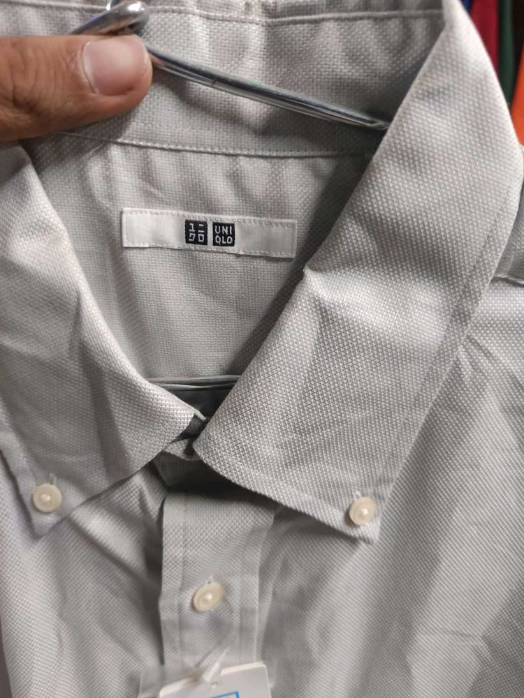 Uniqlo Men's Button-Down Shirt