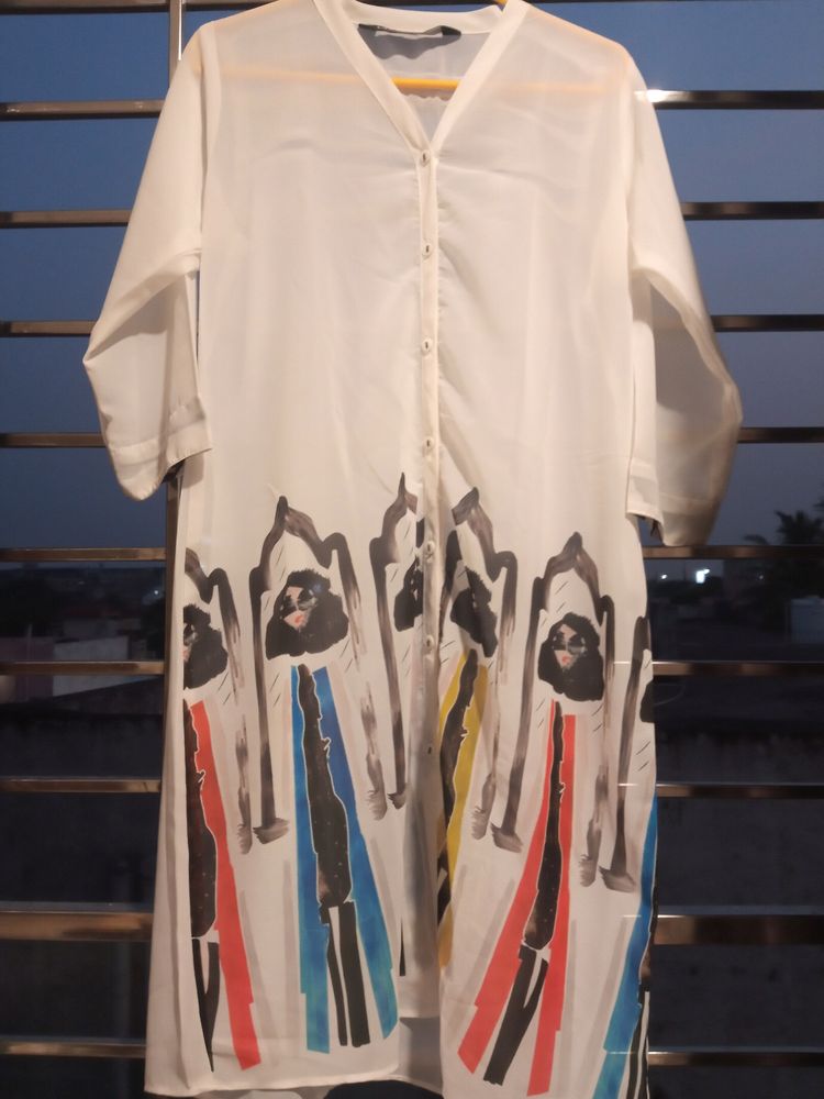 Long White Top with graphic print