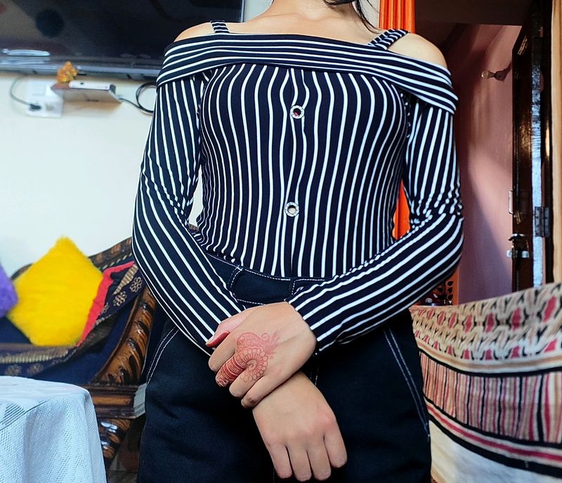 Off Shoulder Full Sleeve Top