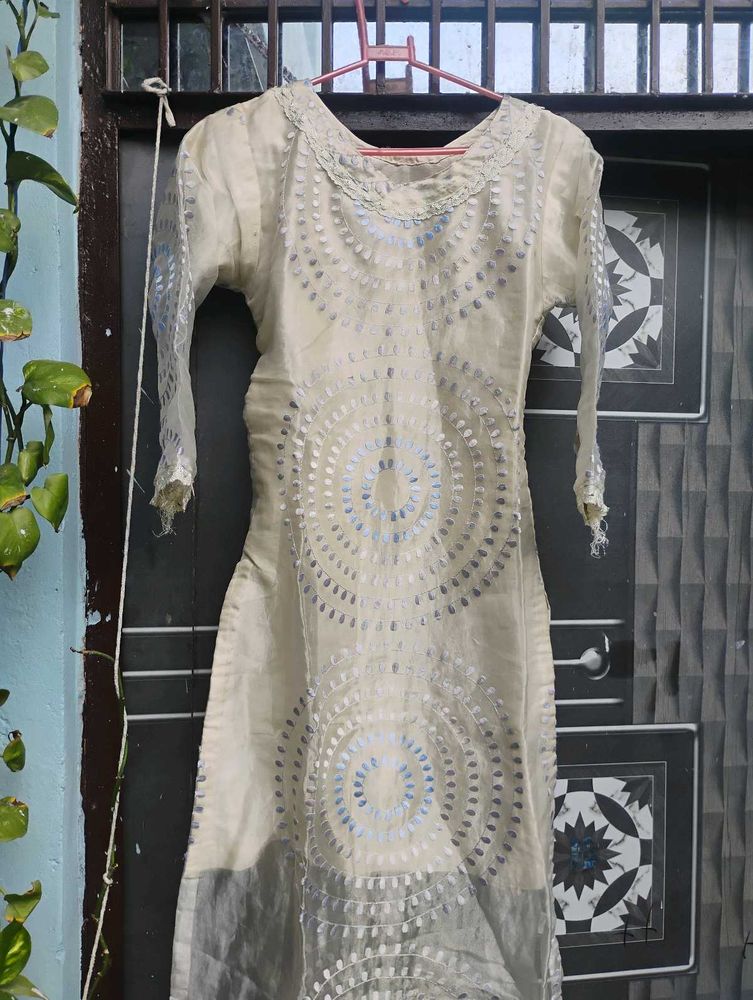 Elegant Cream Kurta with Circle Design