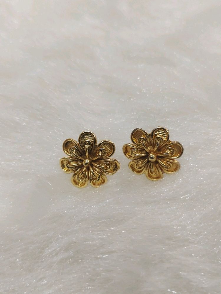 One Gram Gold Stud