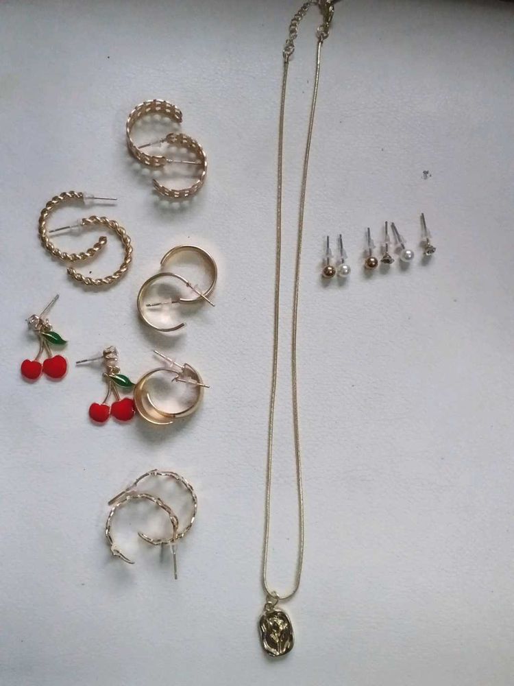 Gold Tone Jewelry Set