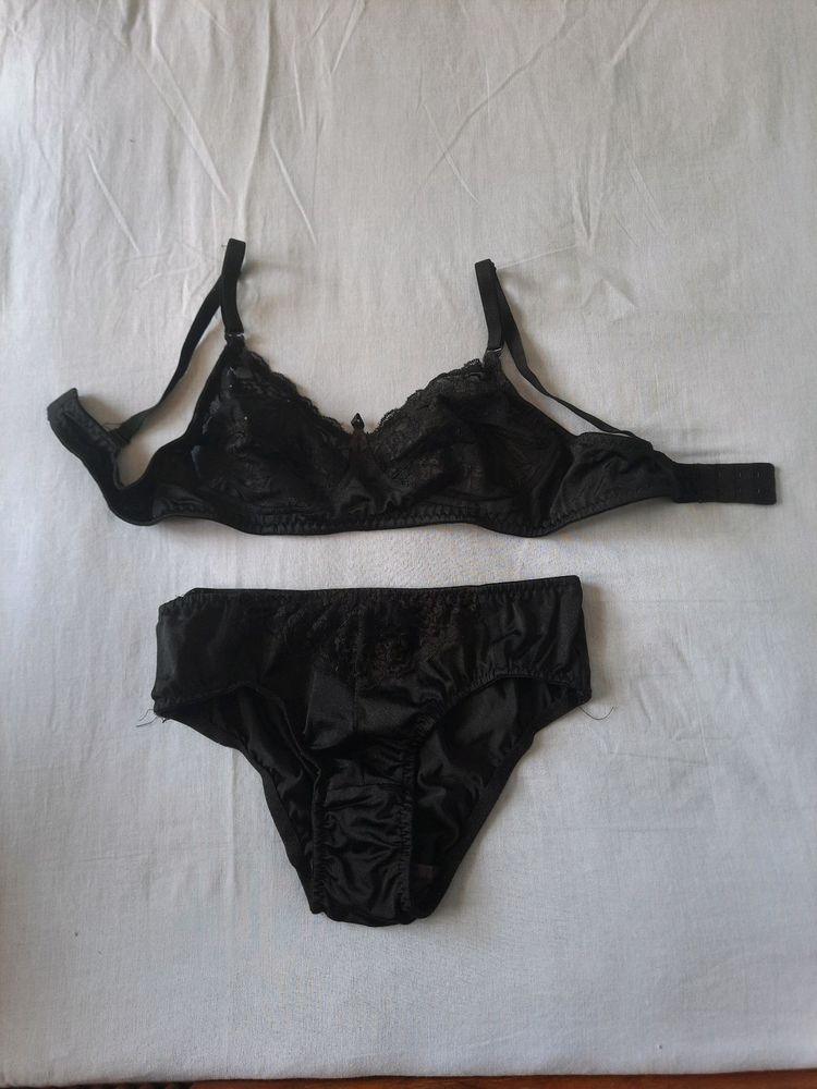 Elegant Black Lace Bra &amp; Panty Set
