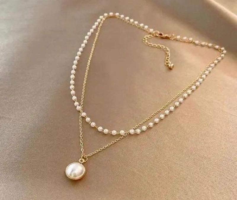 Elegant Layered Pearl Necklace
