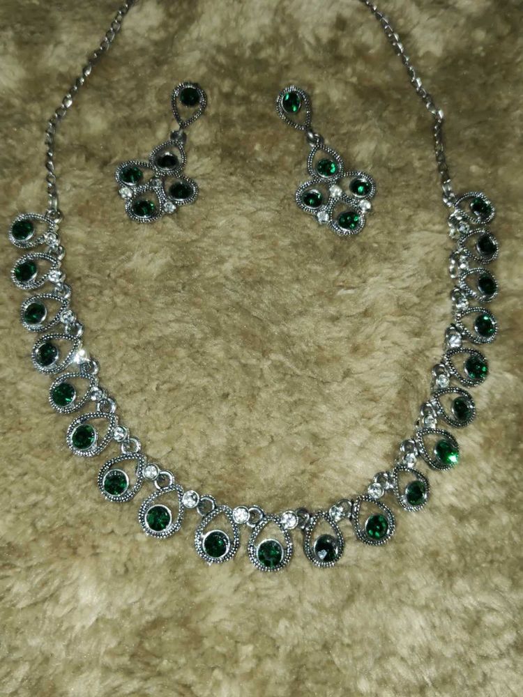 Green Stone Necklace Set