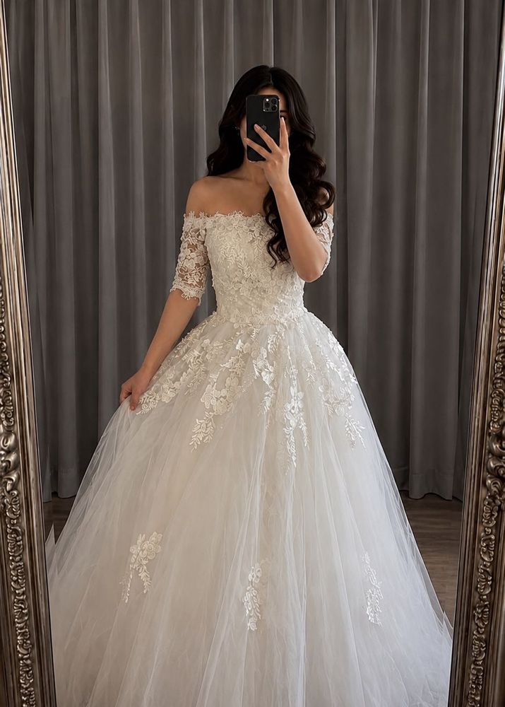 Elegant Off-Shoulder Lace Bridal Gown