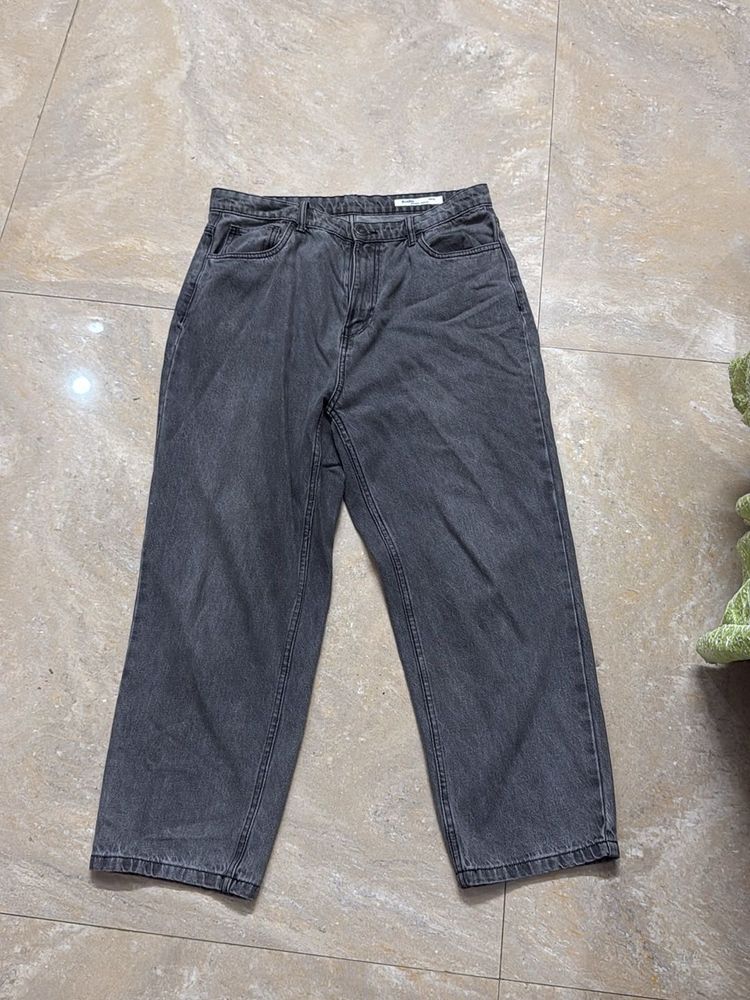 Stylish Grey Wash Mom Fit Jeans