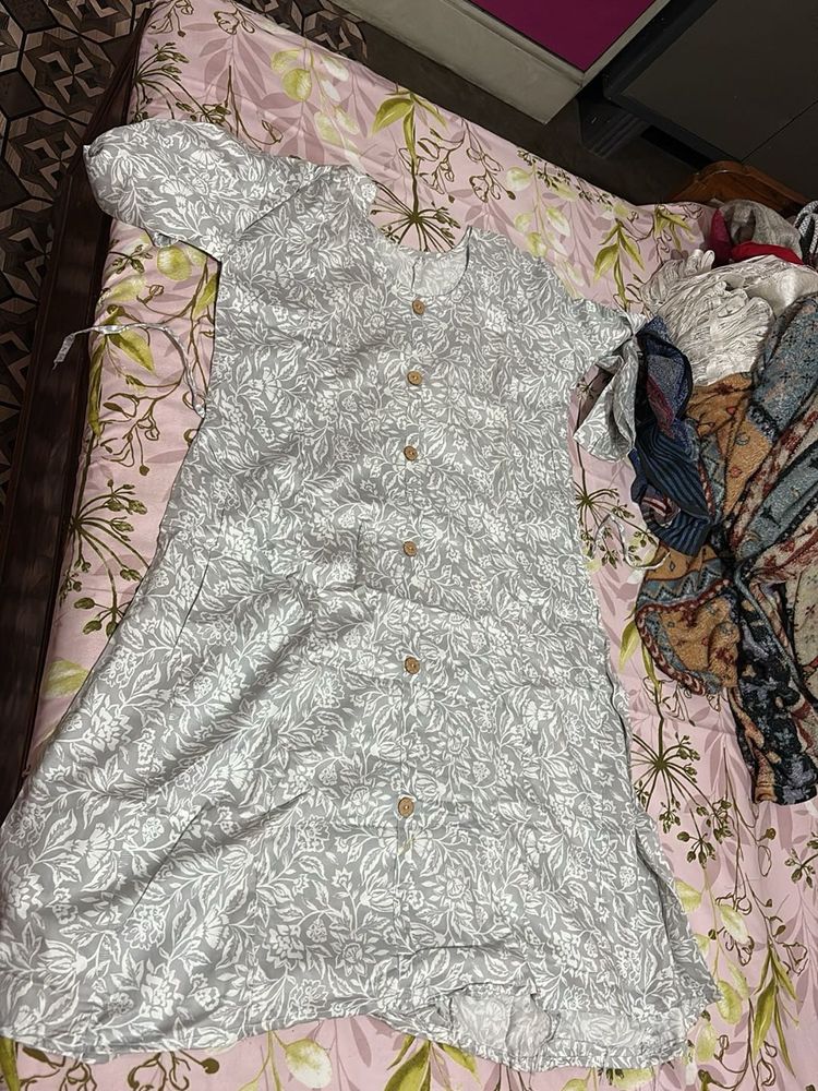 Beautiful Grey Floral Print Kurta