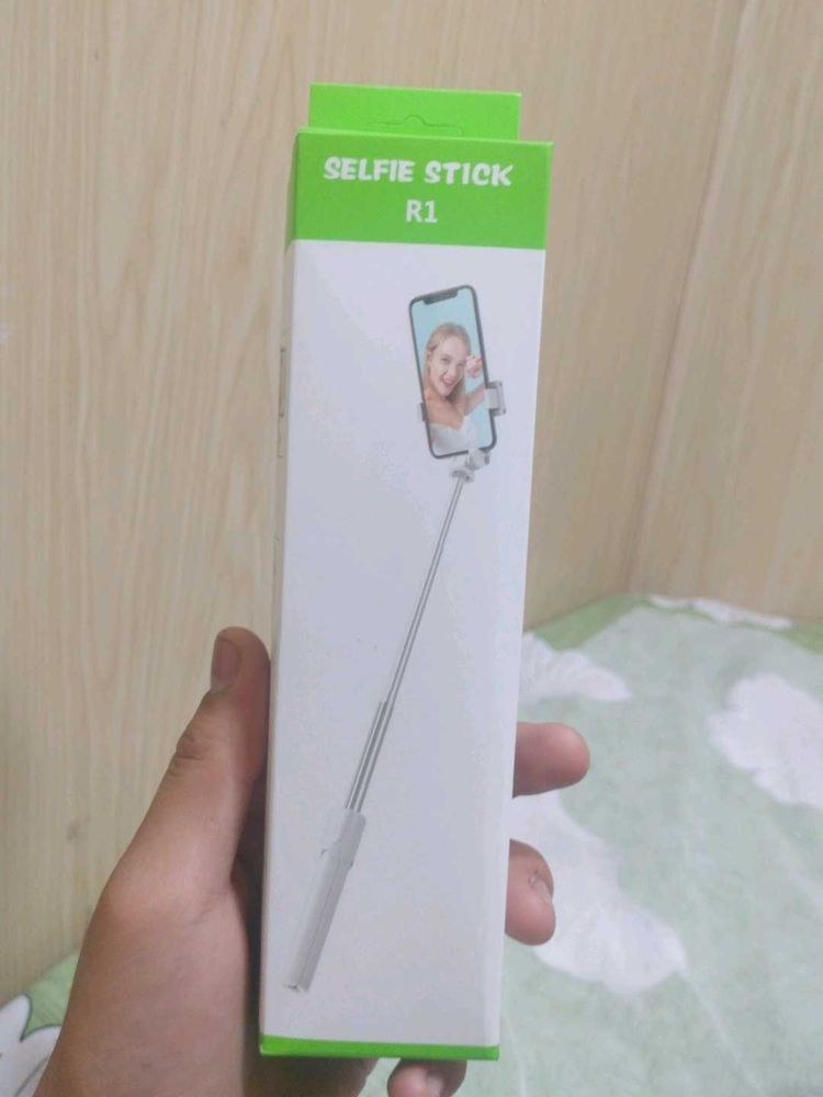 R1 PREMIUM SELFIE STICK 🎊