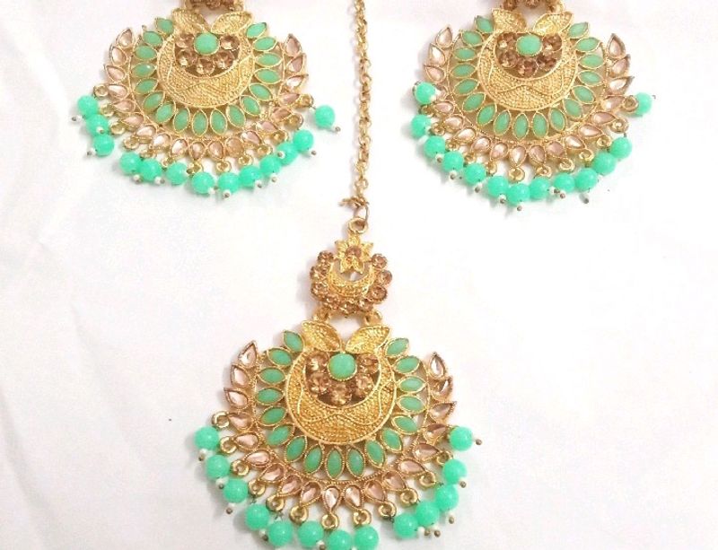 Earings With Mangtika