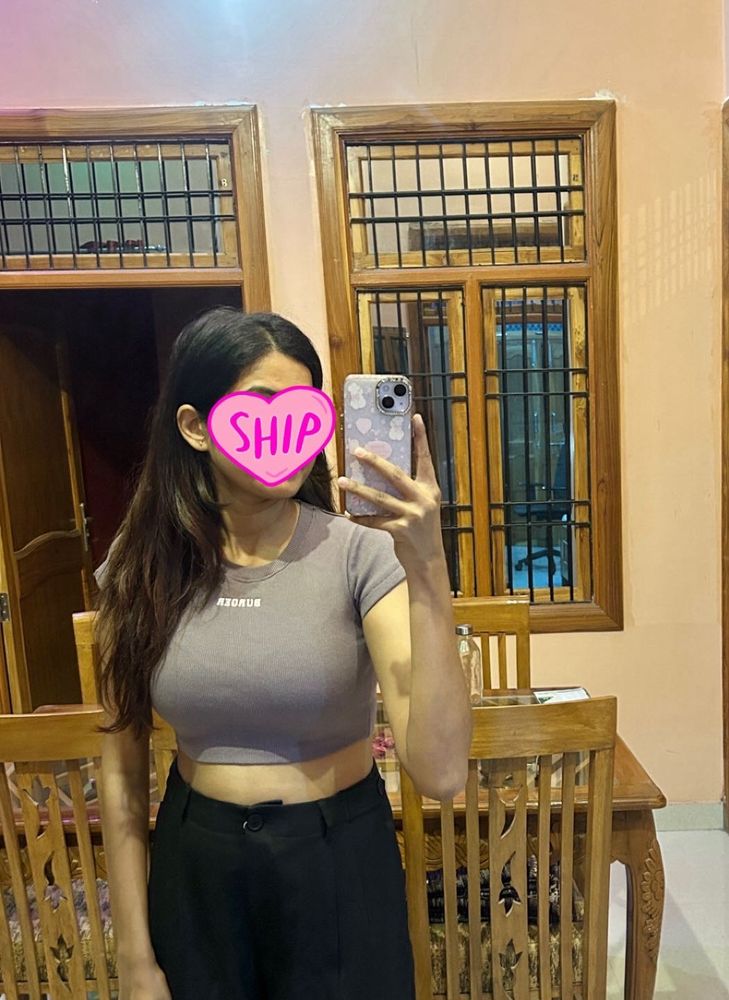 burger bae crop top