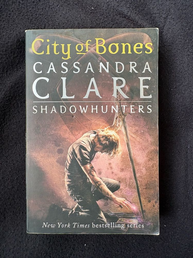 City of Bones - Cassandra Clare