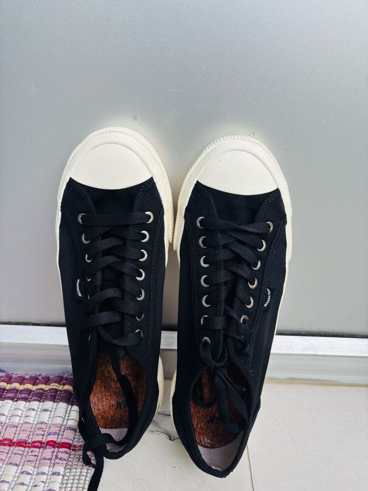 H&amp;M Classic Black Canvas Sneakers