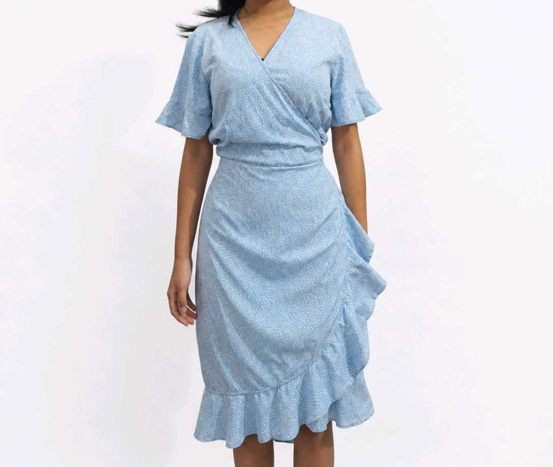 Chic Blue Floral Wrap Dress