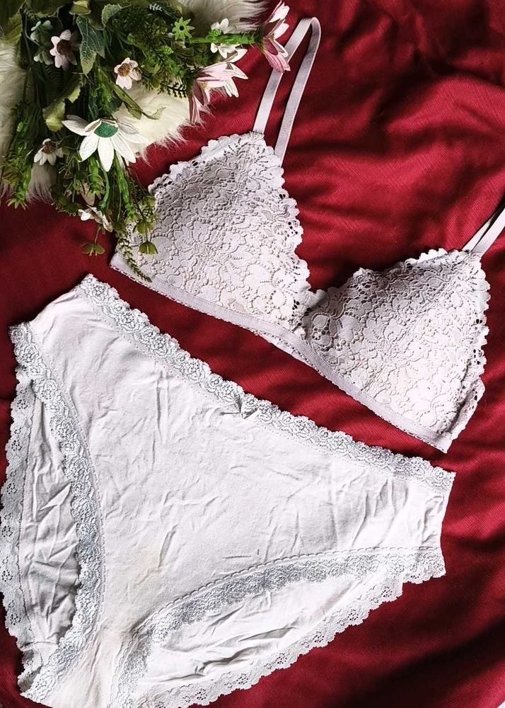 Lace Bra and Panty Set