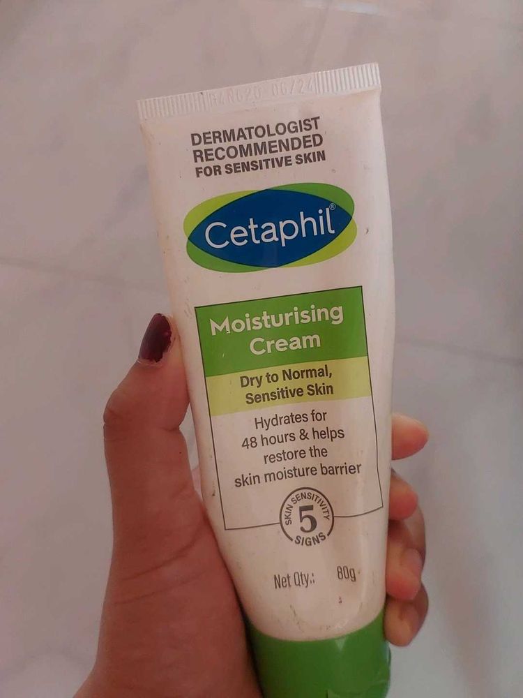 Cetaphil Moisturising Cream quantity-half