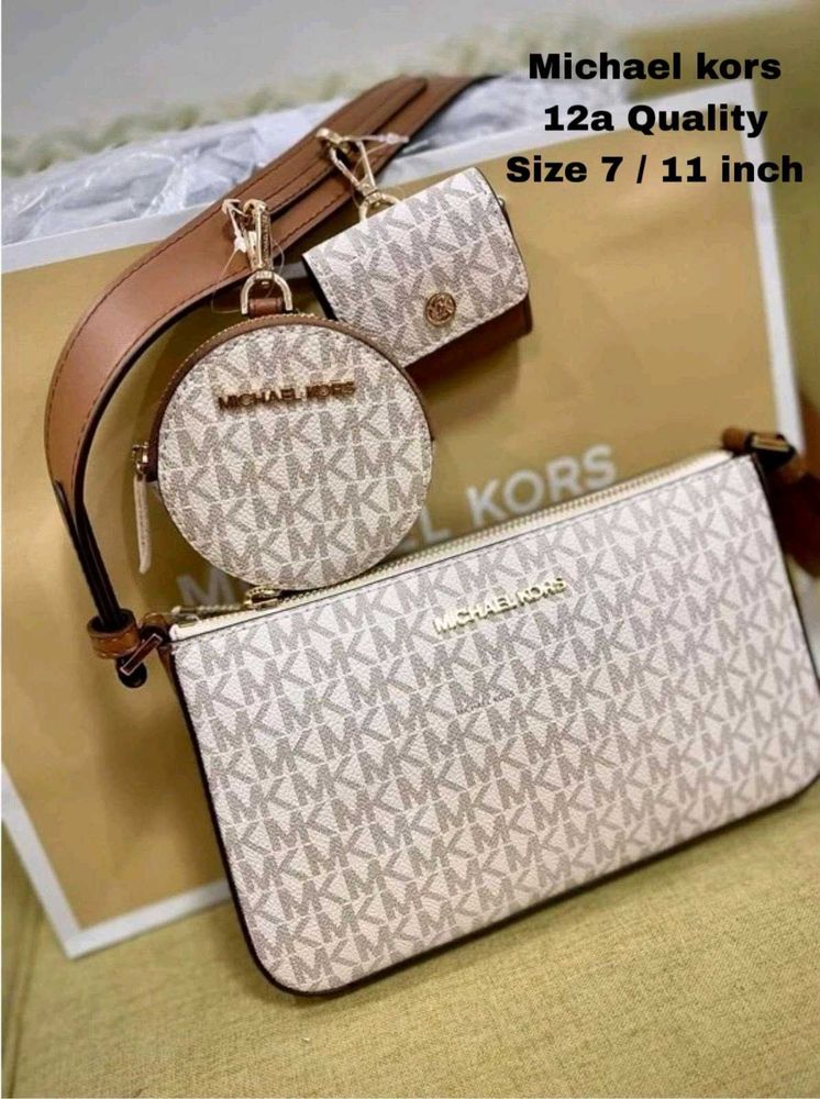 MICHAEL KORS JET SET CROSSBODY WITH TECH ACCESSORI