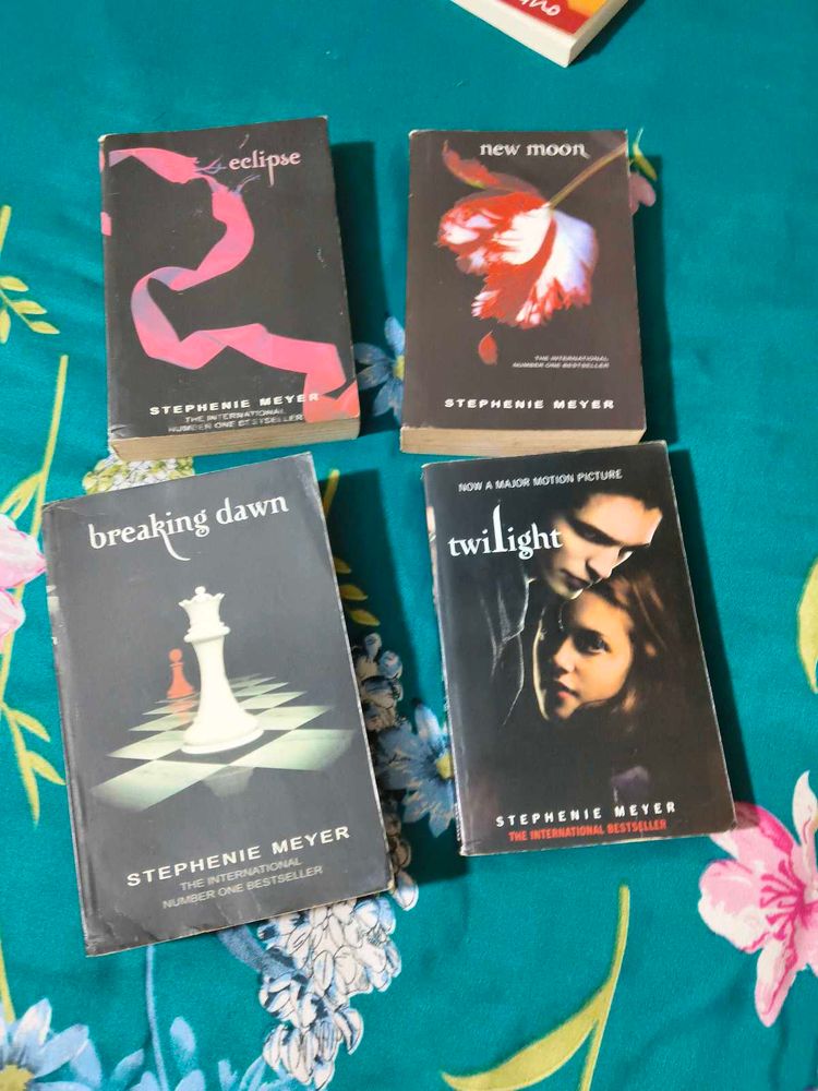 Twilight Saga Books by Stephenie Meyer