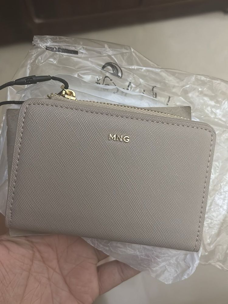 MNG Wallet - Chic &amp; Compact
