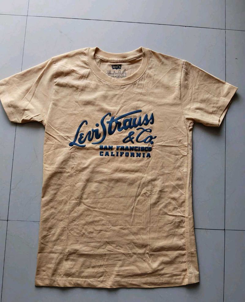 (NEW) Levi Strauss &amp; Co. T-Shirt