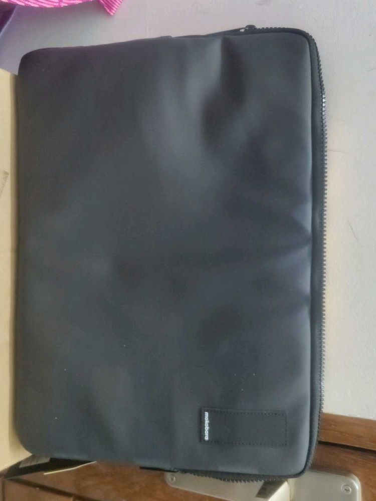 Sleek Black Laptop Sleeve large for 15.6"