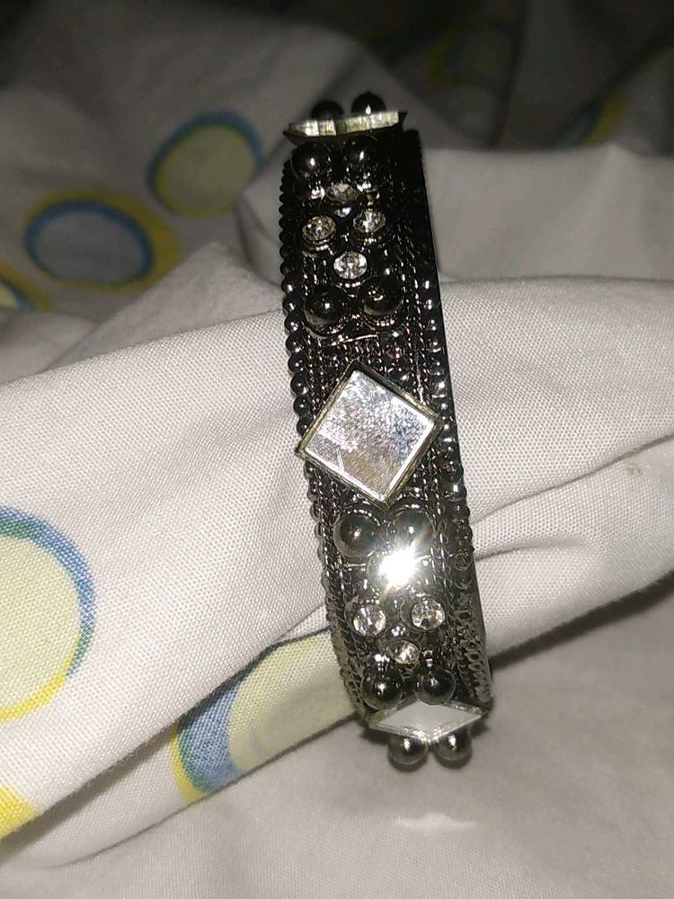 Elegant Black Stone Bangle