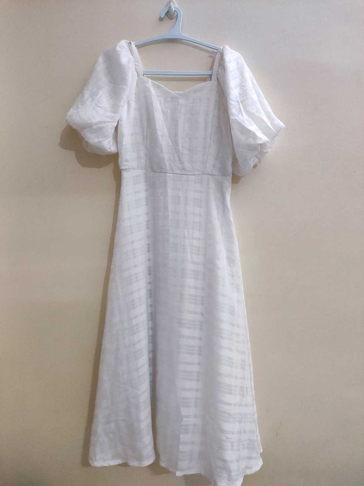 SALE ❗❗❗❗Puff Sleeve White Dress
