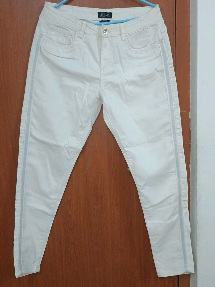 Cream Colored Pants with Side Stripe