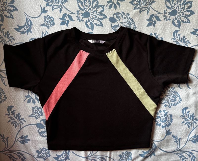 Stylish Black Crop T-Shirt