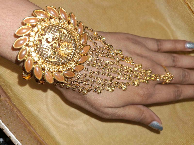 Exquisite Hand Harness with Ring