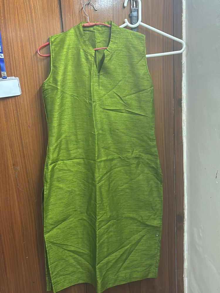 Stunning Monochrome Khadi Silk Kurta Set