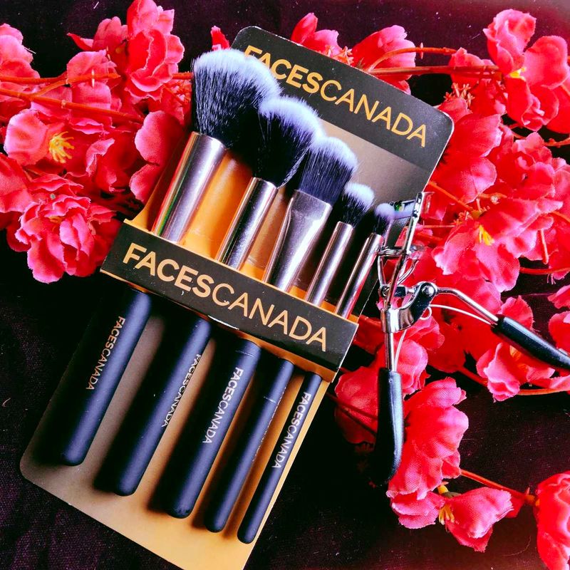 FACES CANADA Makeup Brush Set and eyelashes curler