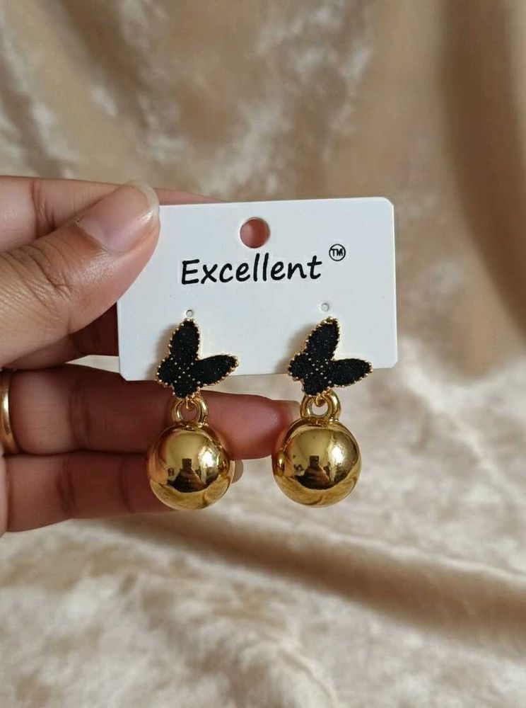 Butterfly Gold Ball Dangle Earrings ✨🦋