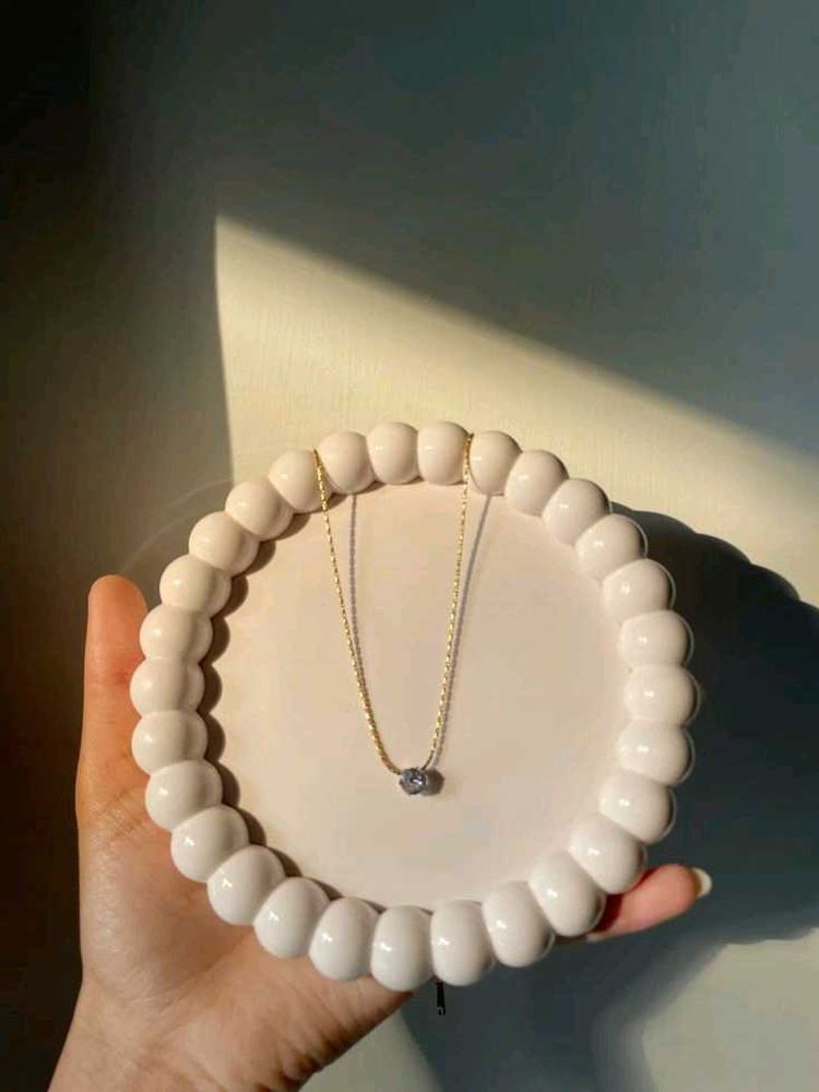 Elegant Gold Necklace