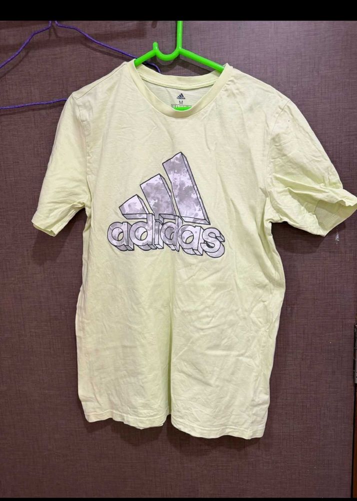 Adidas T-Shirt