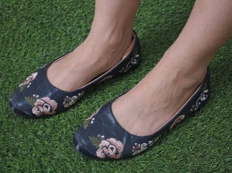 Beautiful Embroidered Floral Ballet Flats