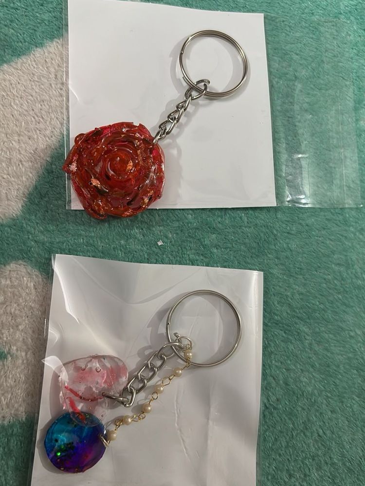 Handmade roses 🌹 Resin Keychains (Set of 2)