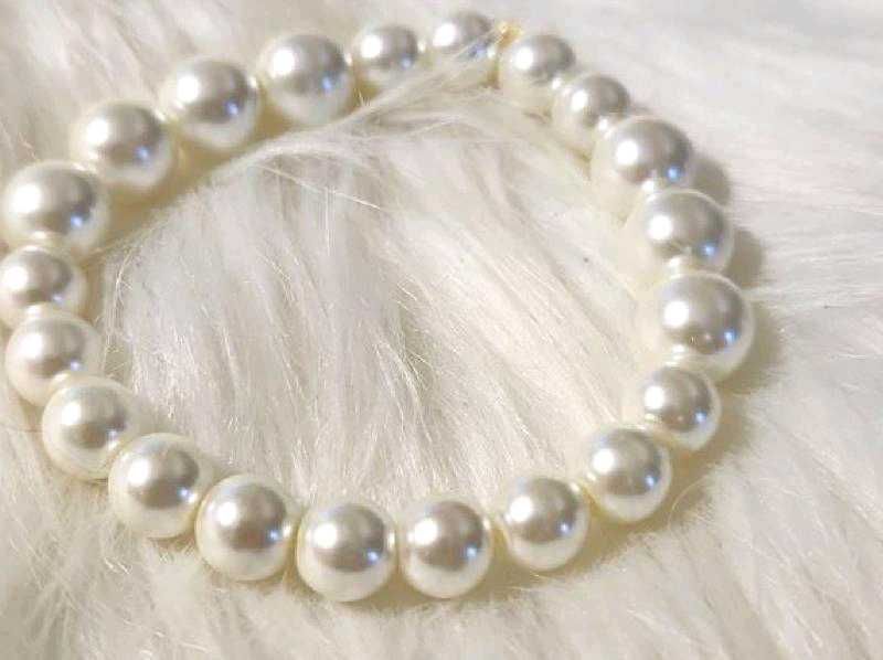 Elegant Faux Pearl Bracelet
