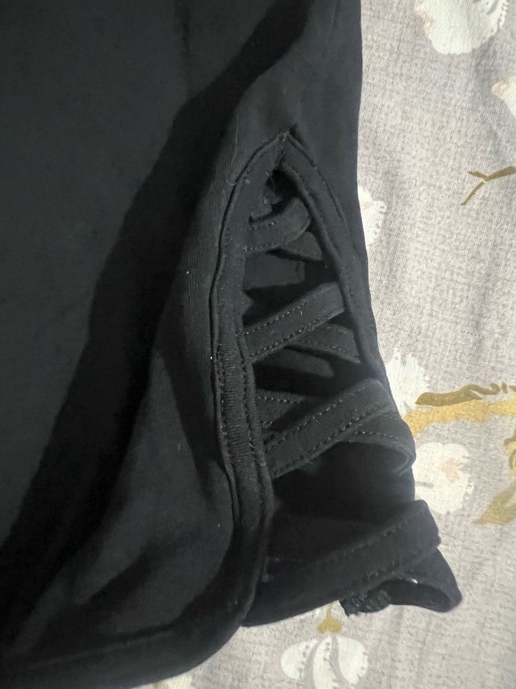 Black sports wear top  wd shorts