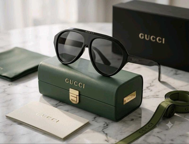 GUCCI Black Aviator Sunglasses